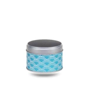 Pequeña caja de té metálica recubierta de papel washi azul con motivos geométricos